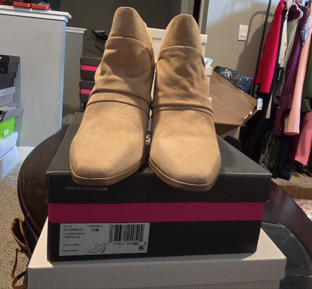 Vince Camuto Tortilla Suede Pointed Toe Ankle Booties - Picture 3 of 10